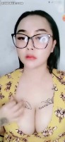 Leila Berkacamata Nyepong Kontol Pacar