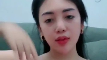 Melia Cantik Lagi Pengin Remas Susu Dream